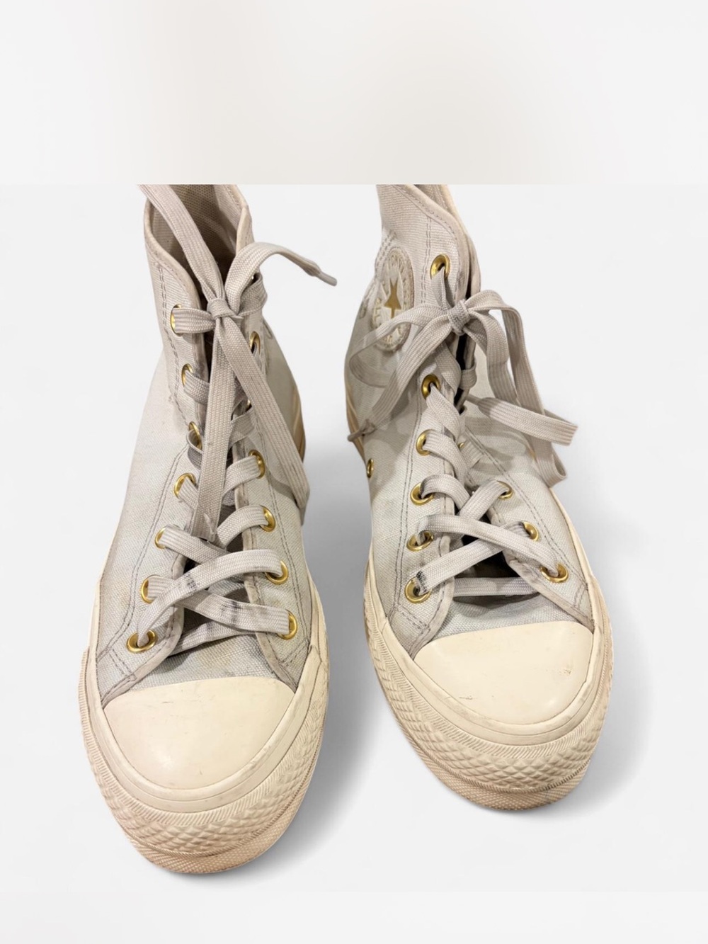 Converse Women’s platform High-Top Canvas Sneakers in Light Gray
